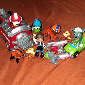 Paw Patrol Rescue Adventure Playset with Red and Green Vehicles